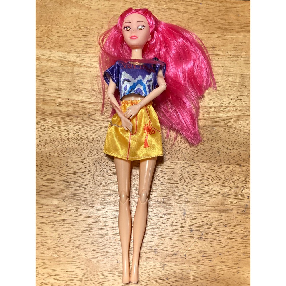 Demon Hunter Articulated Fashion Doll Hot Pink Hair Blue Crop Top Sings WORKS